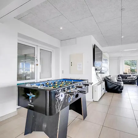 40-person Home, With Large Pool Area And Panoramic Views Of The Limfjord *