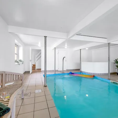بيت للعطل 40-person Home, With Large Pool Area And Panoramic Views Of The Limfjord