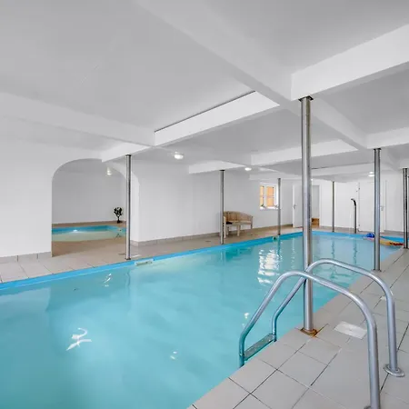 بيت للعطل 40-person Home, With Large Pool Area And Panoramic Views Of The Limfjord *